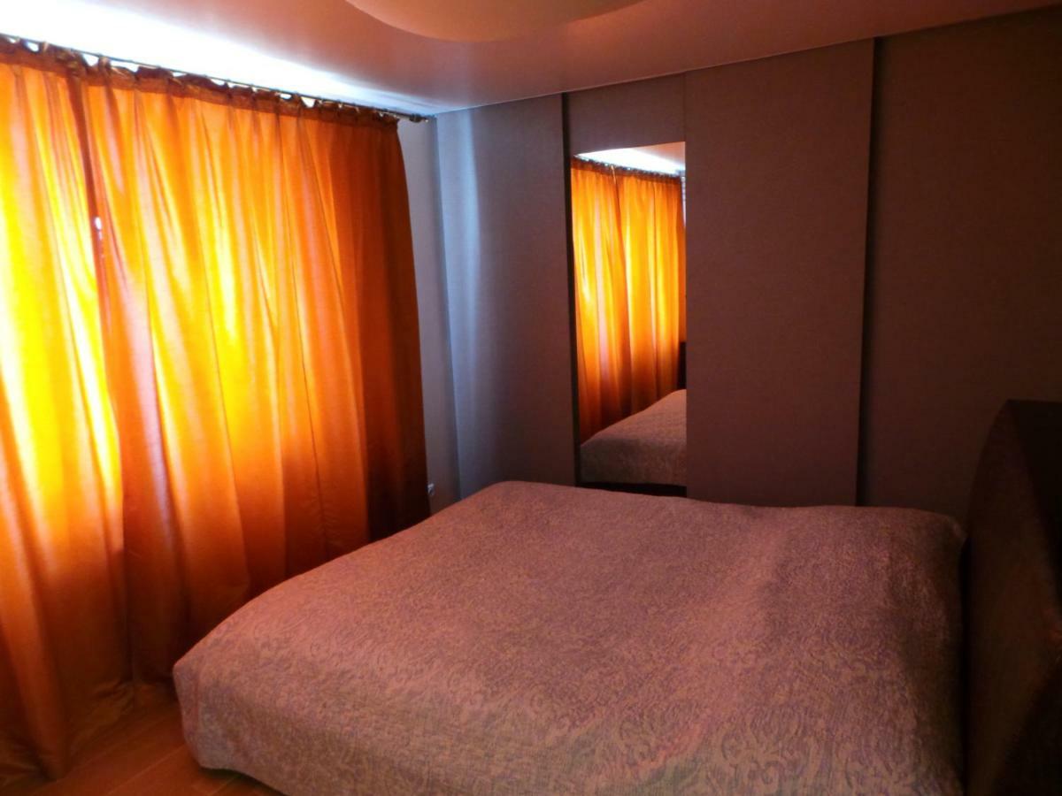 Cozy Apartment With A Wonderful Lake View Telsiai Bagian luar foto