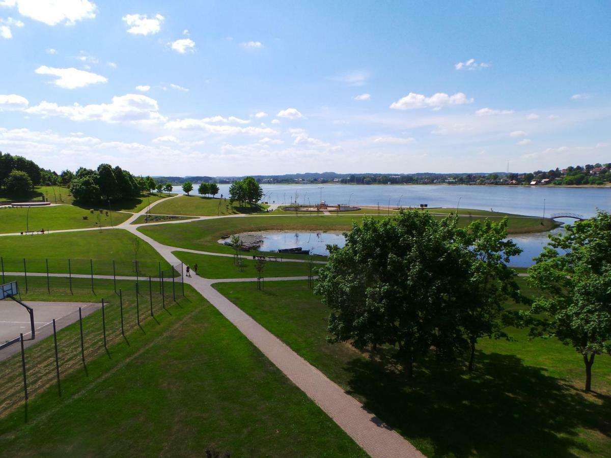 Cozy Apartment With A Wonderful Lake View Telsiai Bagian luar foto