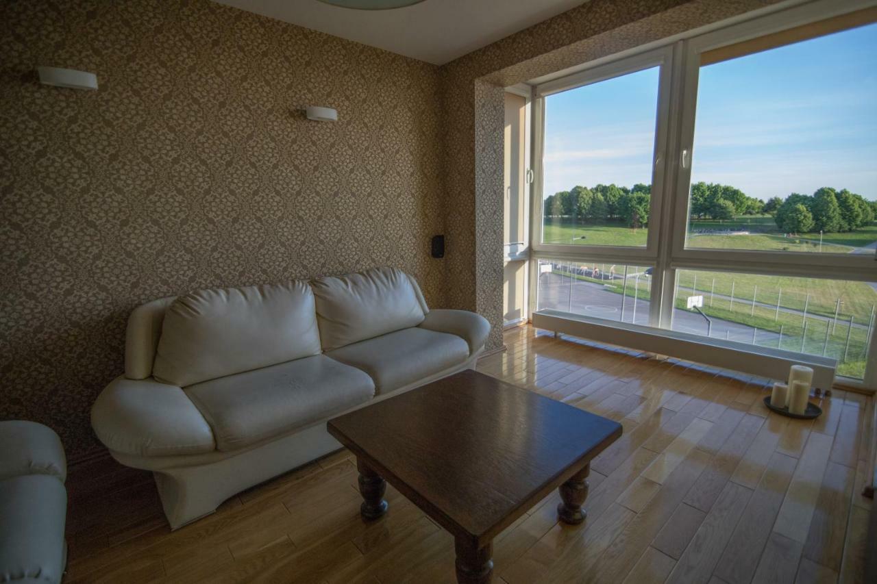 Cozy Apartment With A Wonderful Lake View Telsiai Bagian luar foto